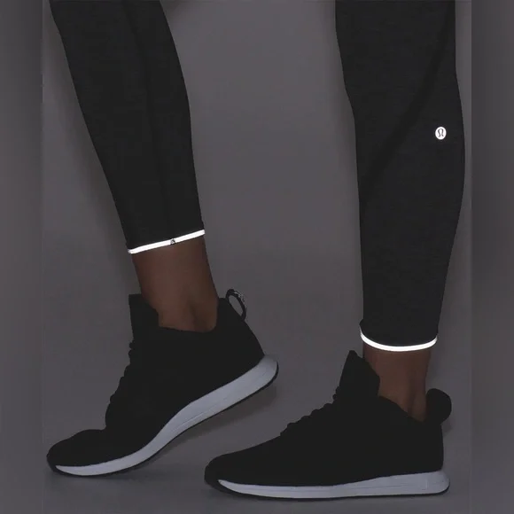 Lululemon On Track Tight - Picture 4 of 12